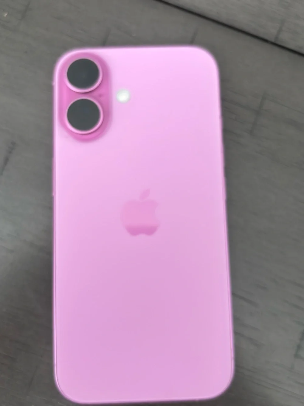 Apple iPhone 16 Pink
